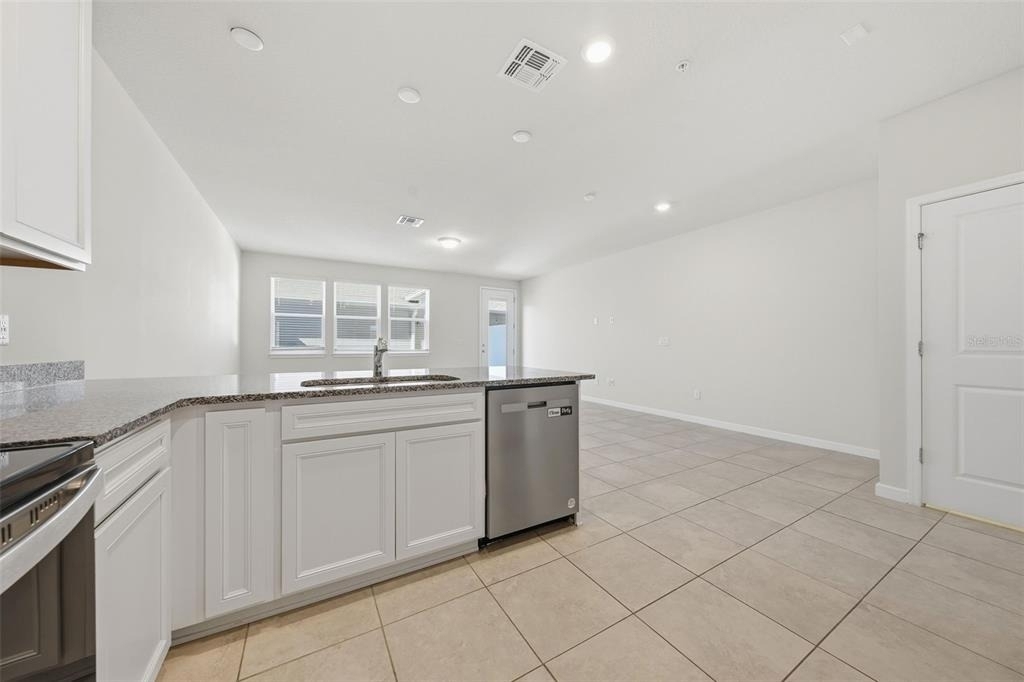 5586 Pineland Run - Photo 6