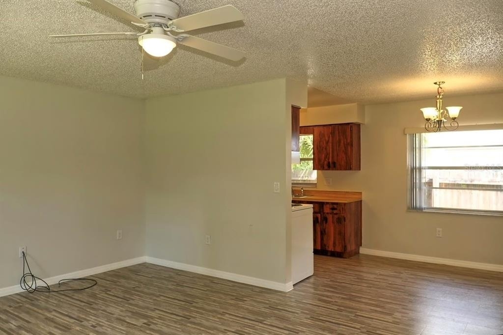 1111 Morris Avenue - Photo 2