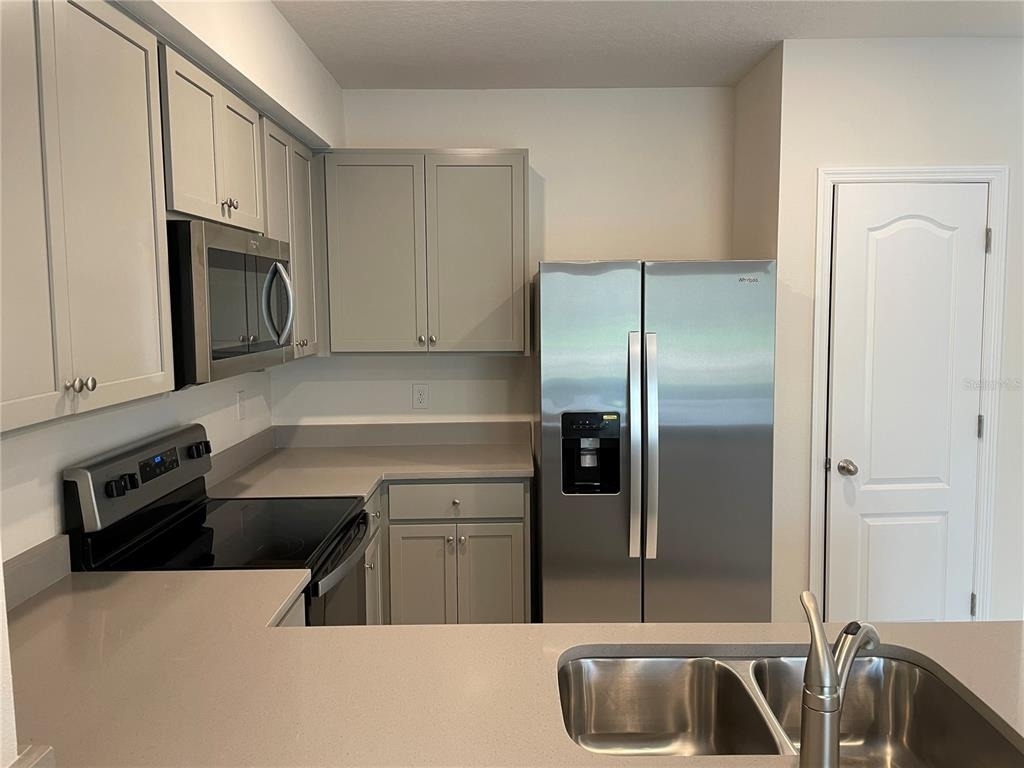 3053 Canary Avenue - Photo 6