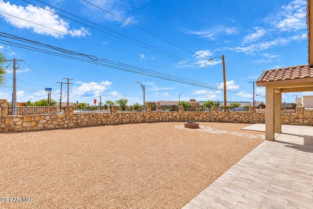 12328 Joe Gomez Avenue - Photo 32