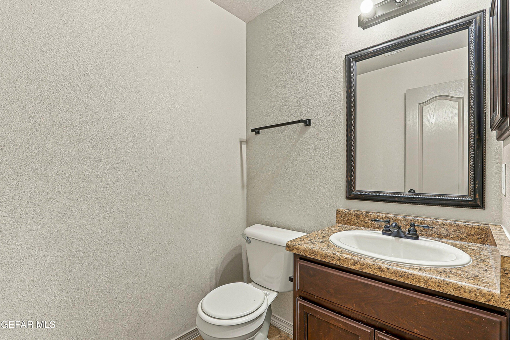 14308 Woods Point Avenue - Photo 16