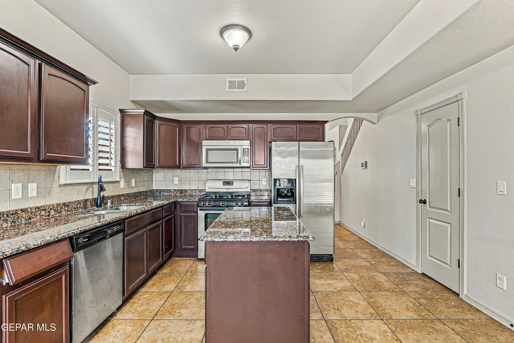 14308 Woods Point Avenue - Photo 24