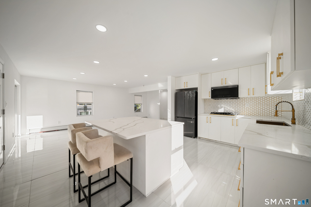 1660 Reservoir Avenue - Photo 9