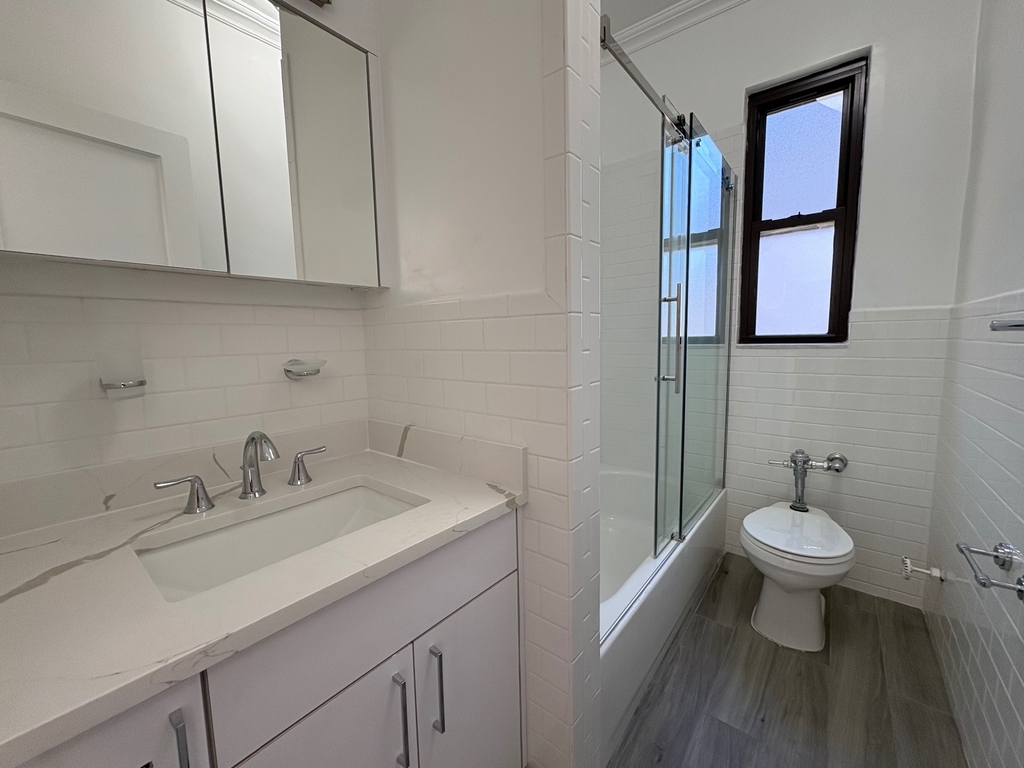137 East 38th Street - Photo 2