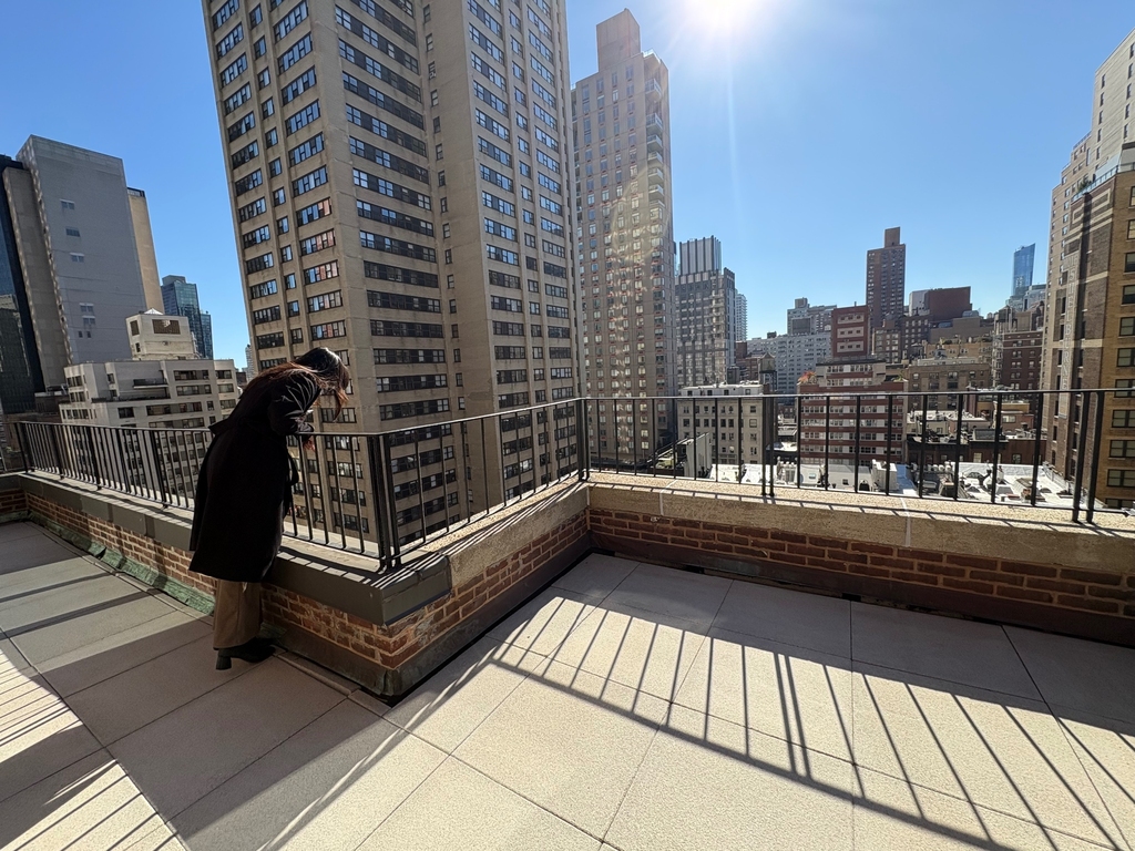 137 East 38th Street - Photo 7