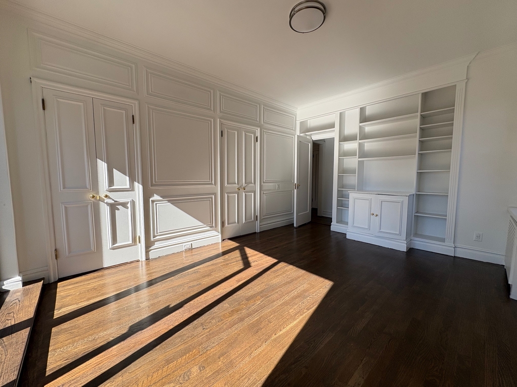 137 East 38th Street - Photo 4