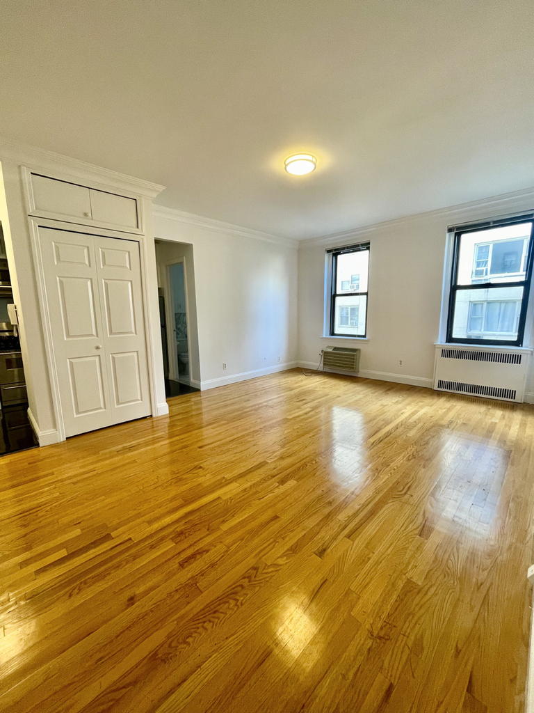 East 78th Street - Photo 0