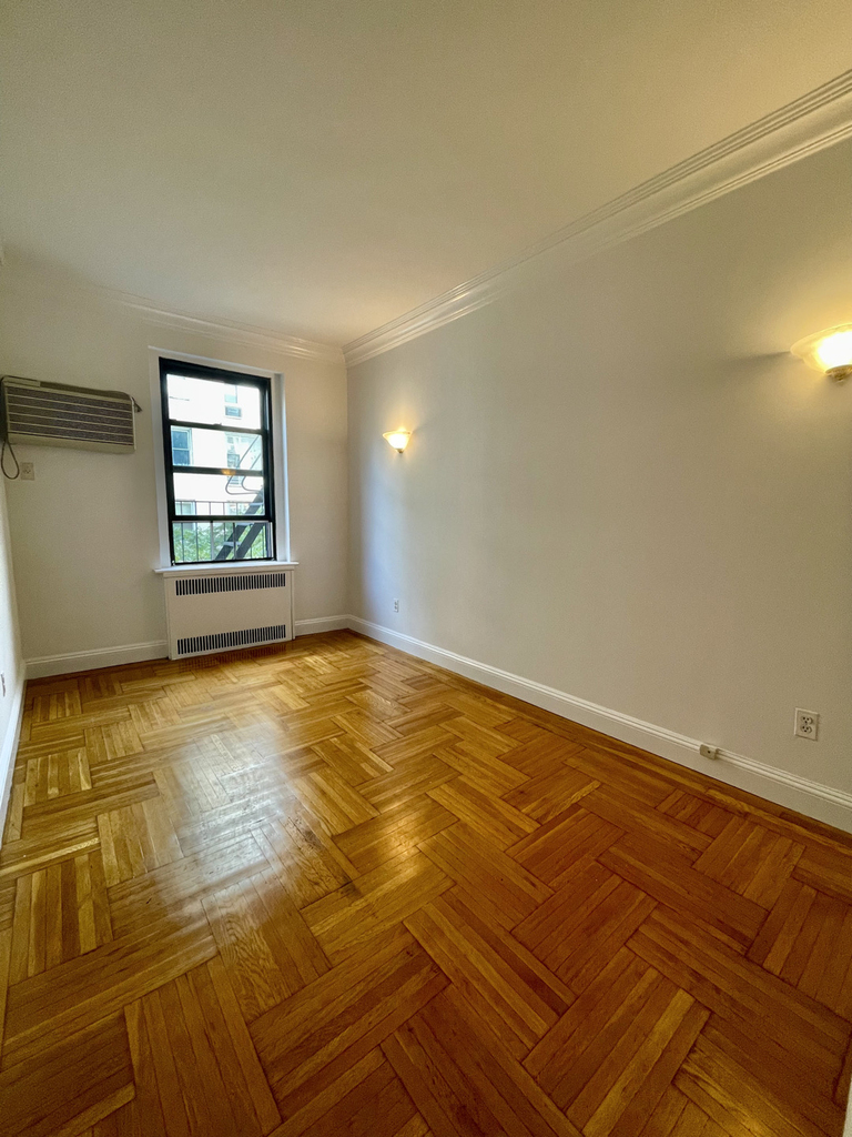 East 78th Street - Photo 3