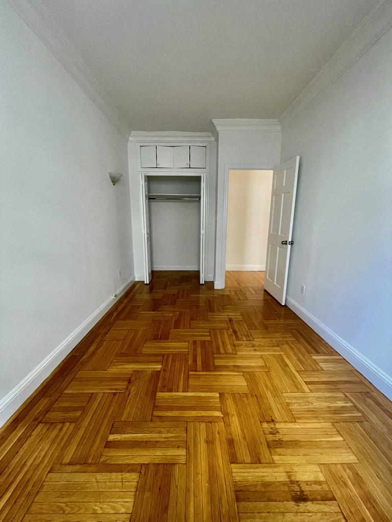East 78th Street - Photo 4