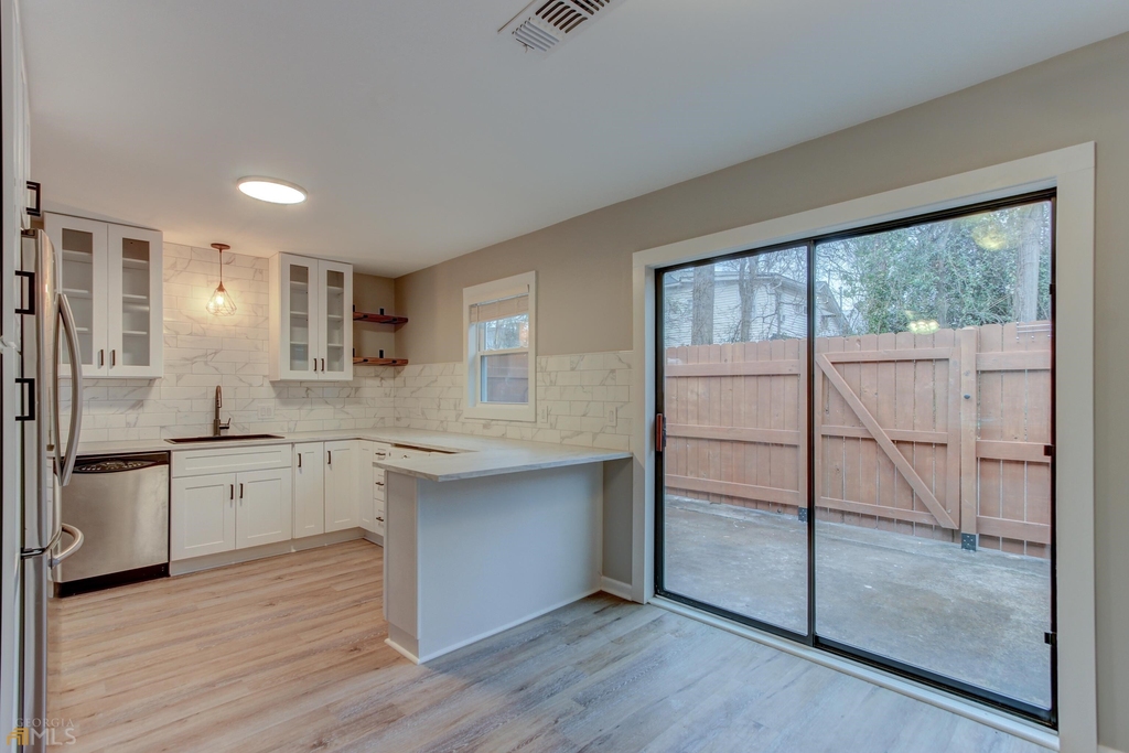 48 Clark Street - Photo 6
