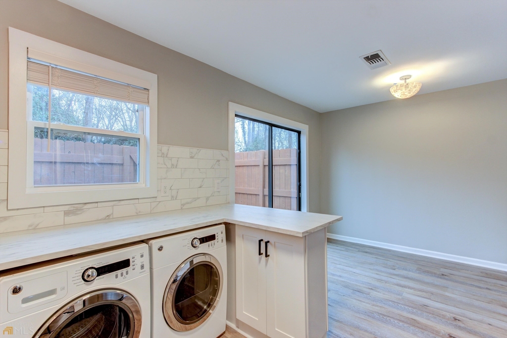 48 Clark Street - Photo 10