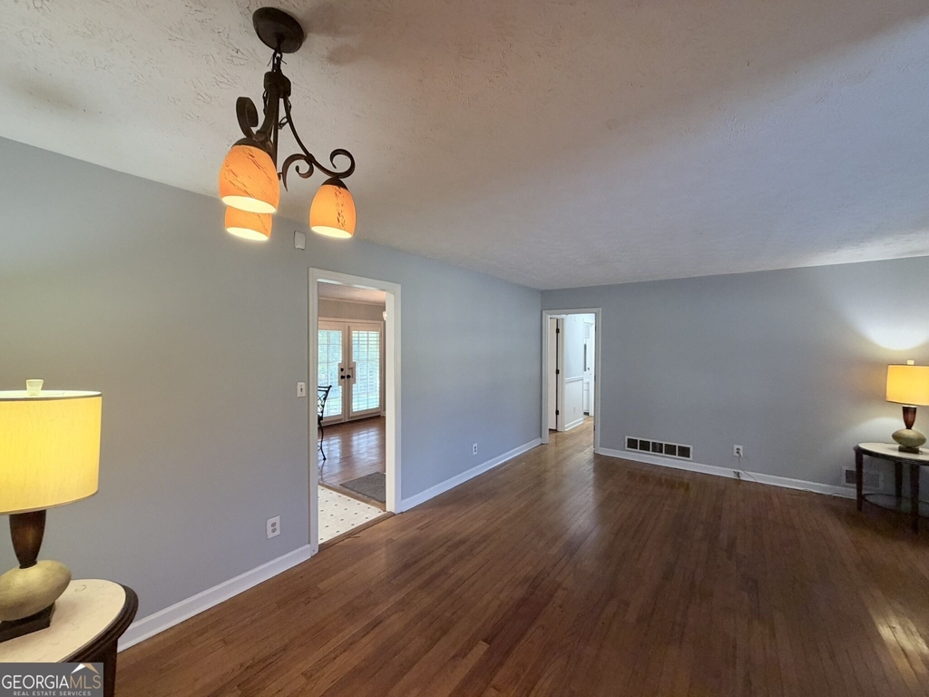 3053 Menlo Park Drive - Photo 5