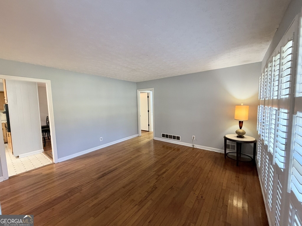 3053 Menlo Park Drive - Photo 3