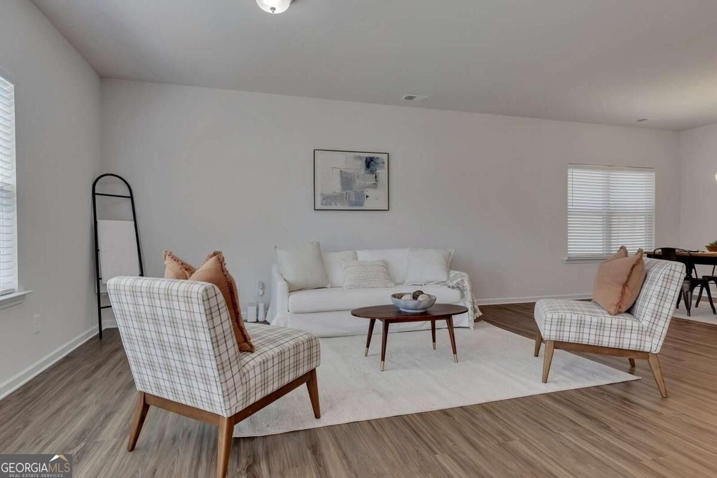 350 Cranston Drive - Photo 2