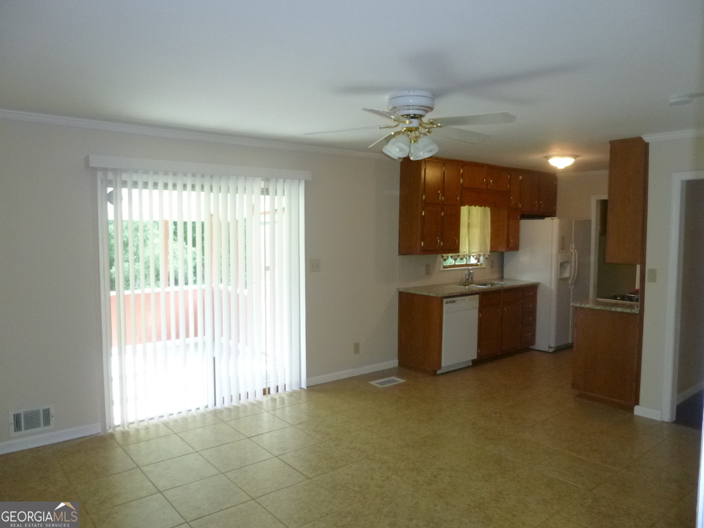 2575 Fox Hall Lane S - Photo 4