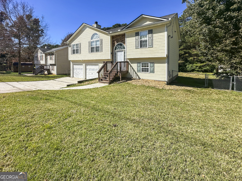 121 Maplewood Drive - Photo 1