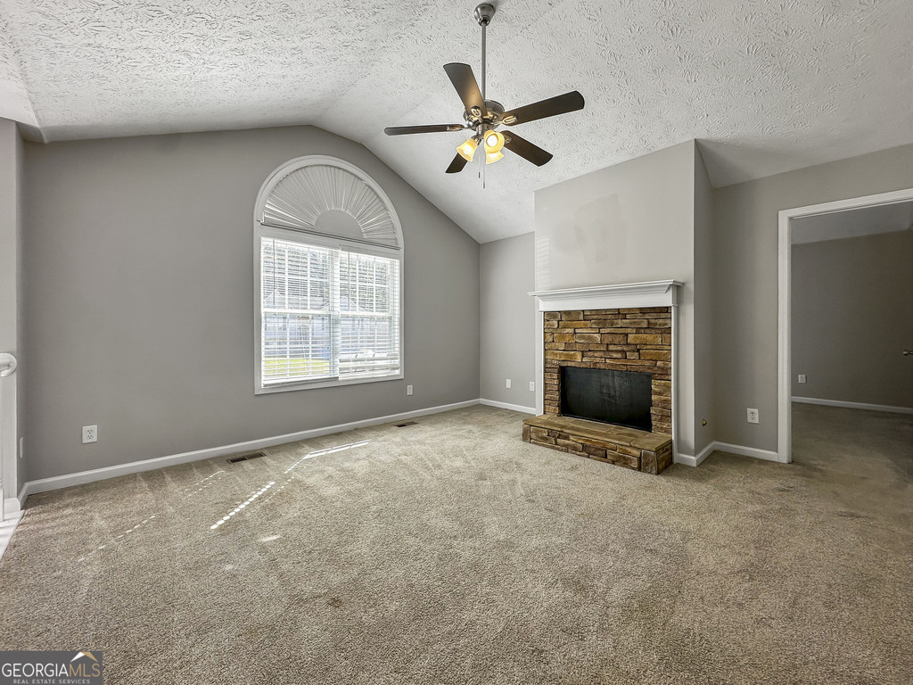 121 Maplewood Drive - Photo 2