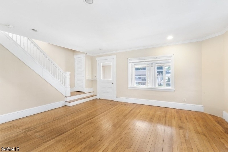 109 Allen St - Photo 5