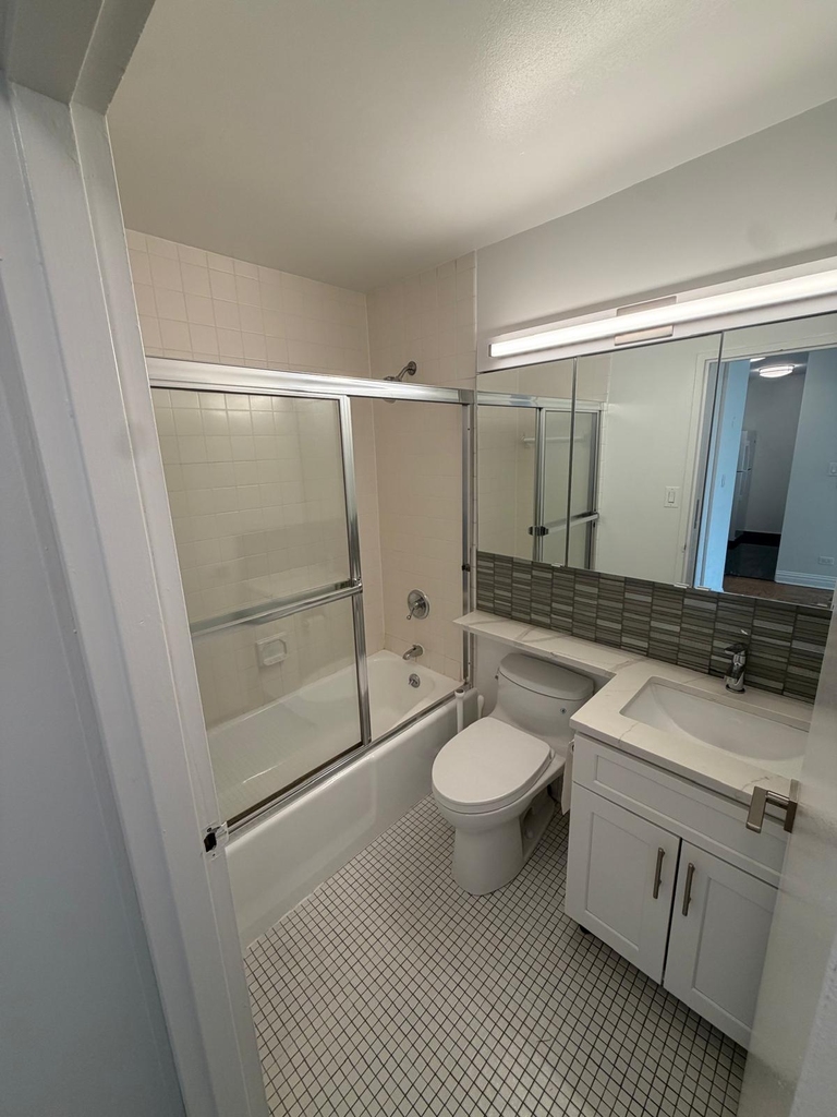 East 71st Street - Photo 3