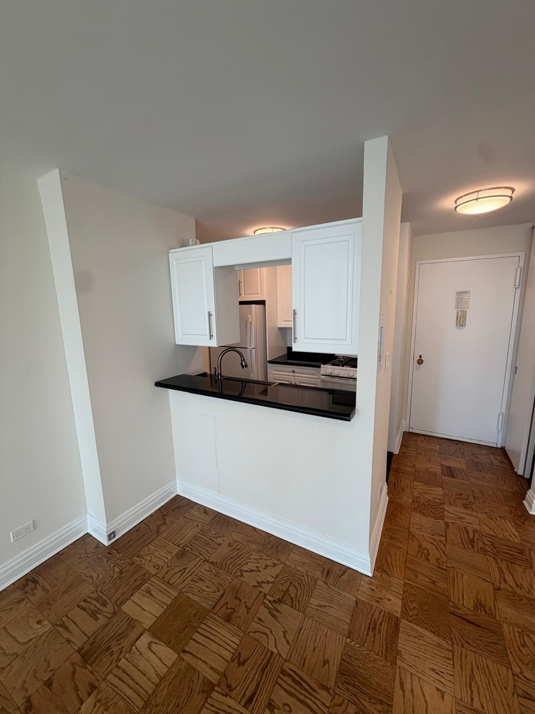 East 71st Street - Photo 2