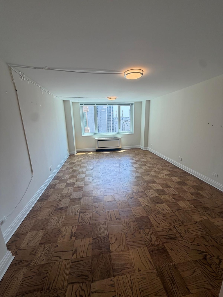 East 71st Street - Photo 5