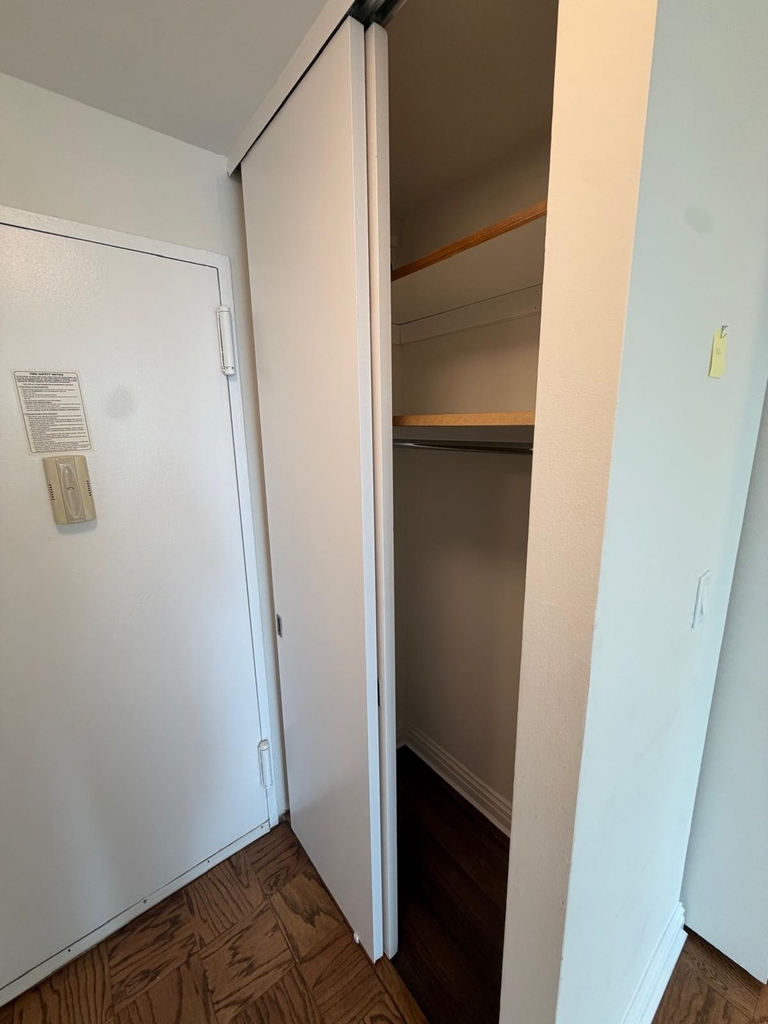 East 71st Street - Photo 9