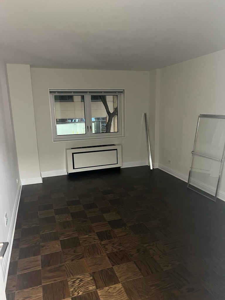 East 71st Street - Photo 6