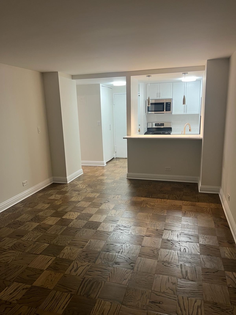 East 71st Street - Photo 5