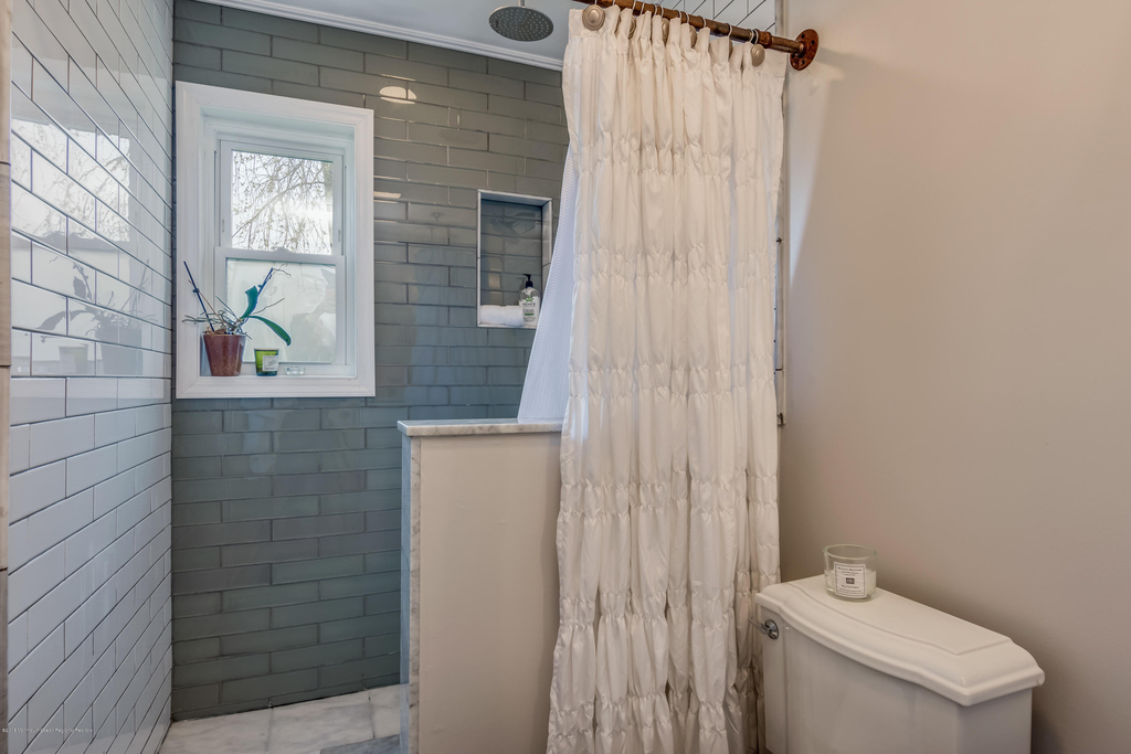 417 Bay Way - Photo 9