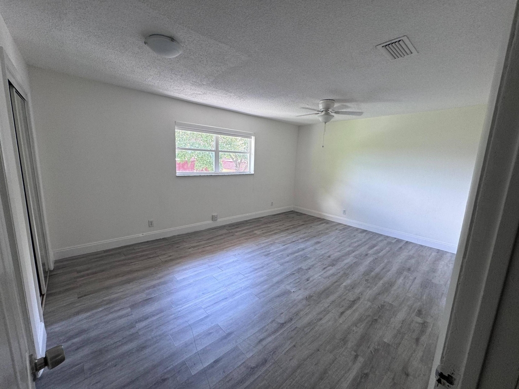 7918 Kimberly Boulevard - Photo 11