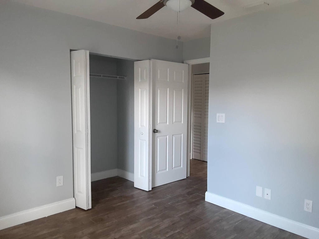 6284 Francis Street - Photo 10