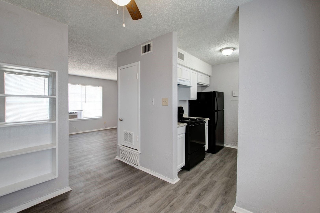 2410 N Willis Street - Photo 4