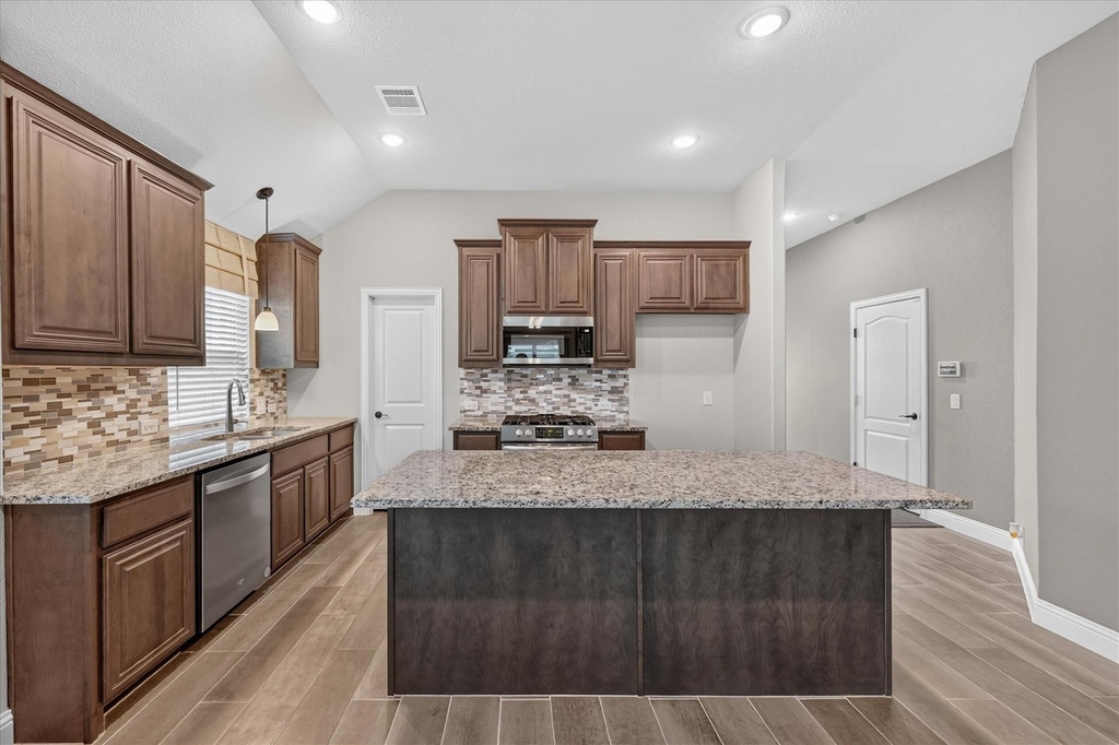 1941 Silverleaf Drive - Photo 13