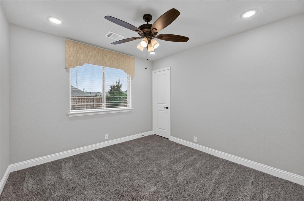 1941 Silverleaf Drive - Photo 20