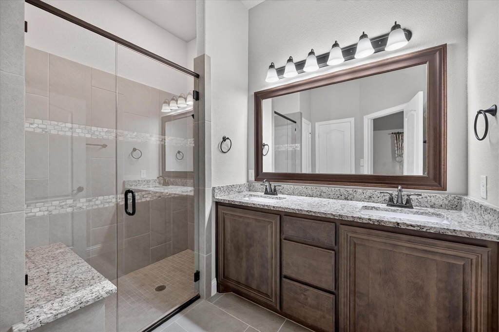 1941 Silverleaf Drive - Photo 19