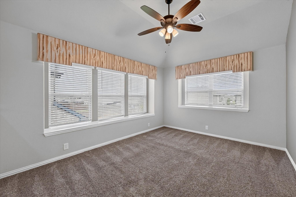 1941 Silverleaf Drive - Photo 24