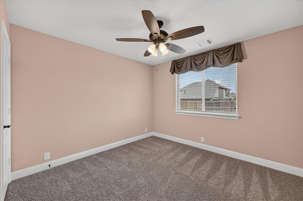 1941 Silverleaf Drive - Photo 26