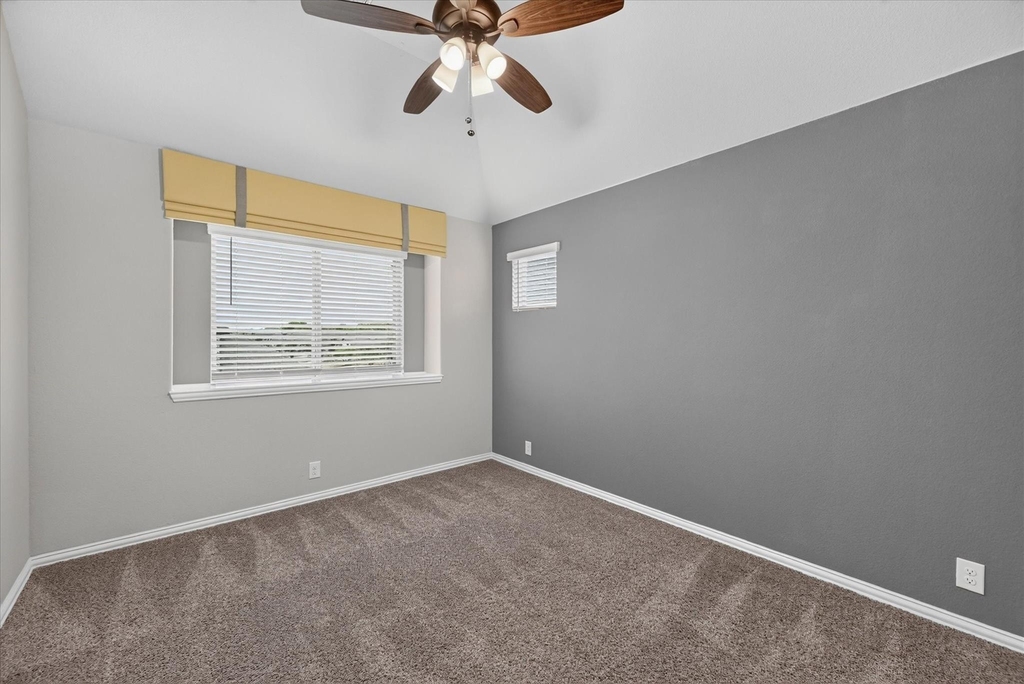 1941 Silverleaf Drive - Photo 25