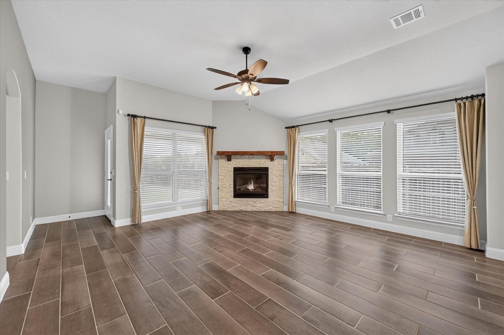 1941 Silverleaf Drive - Photo 7