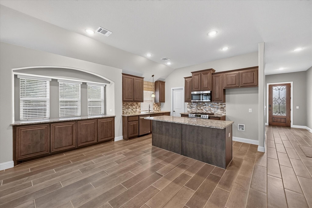 1941 Silverleaf Drive - Photo 11