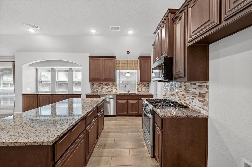 1941 Silverleaf Drive - Photo 9