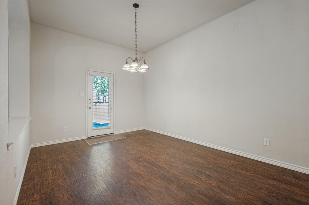 1021 Cherry Hill Lane - Photo 2