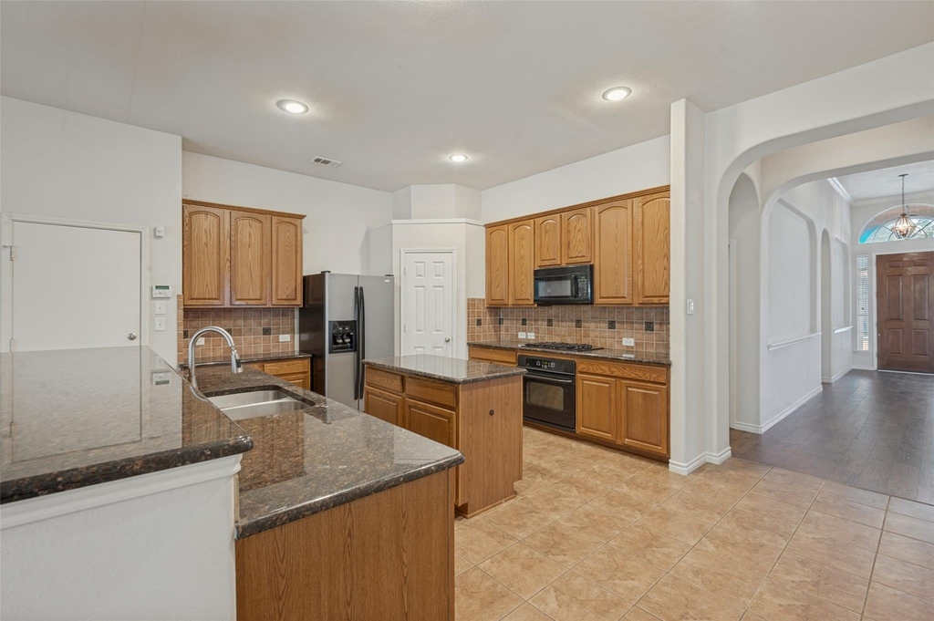 1021 Cherry Hill Lane - Photo 3