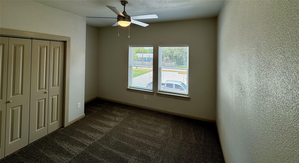 207 W Cloud Street - Photo 6