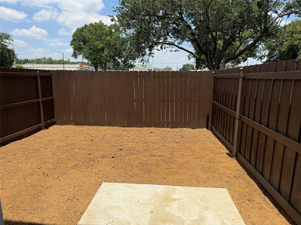 207 W Cloud Street - Photo 8