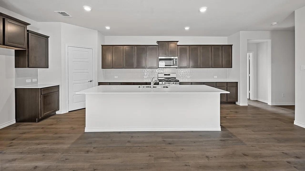 2067 Hearn Drive - Photo 2
