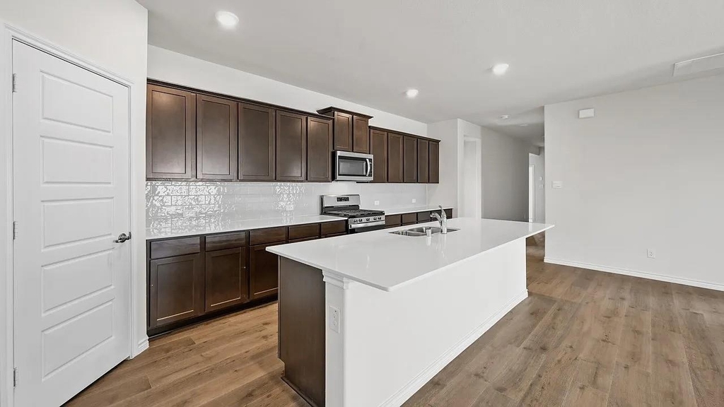 2067 Hearn Drive - Photo 3