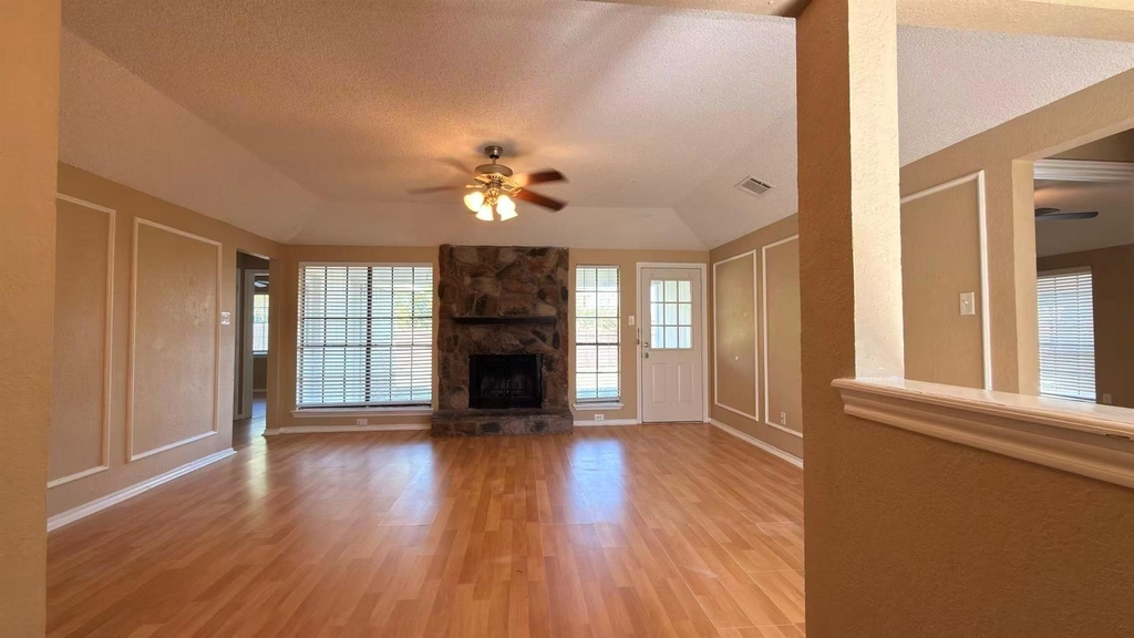 7213 Colgate Lane - Photo 3
