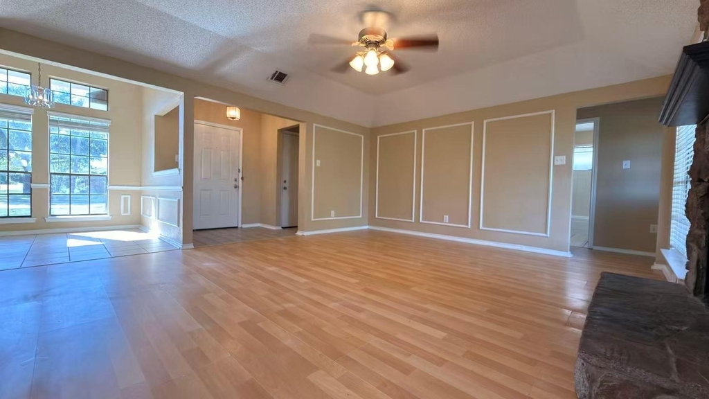7213 Colgate Lane - Photo 2