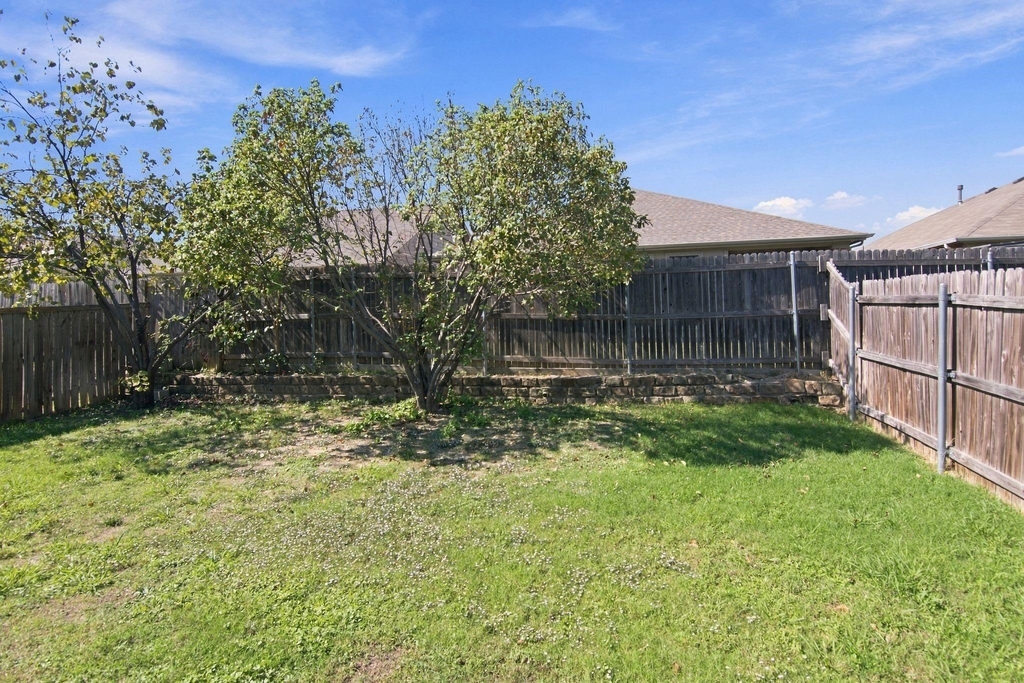 6425 Regina Drive - Photo 27